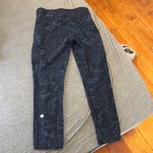 Lulu Lemon Cropped Leggings